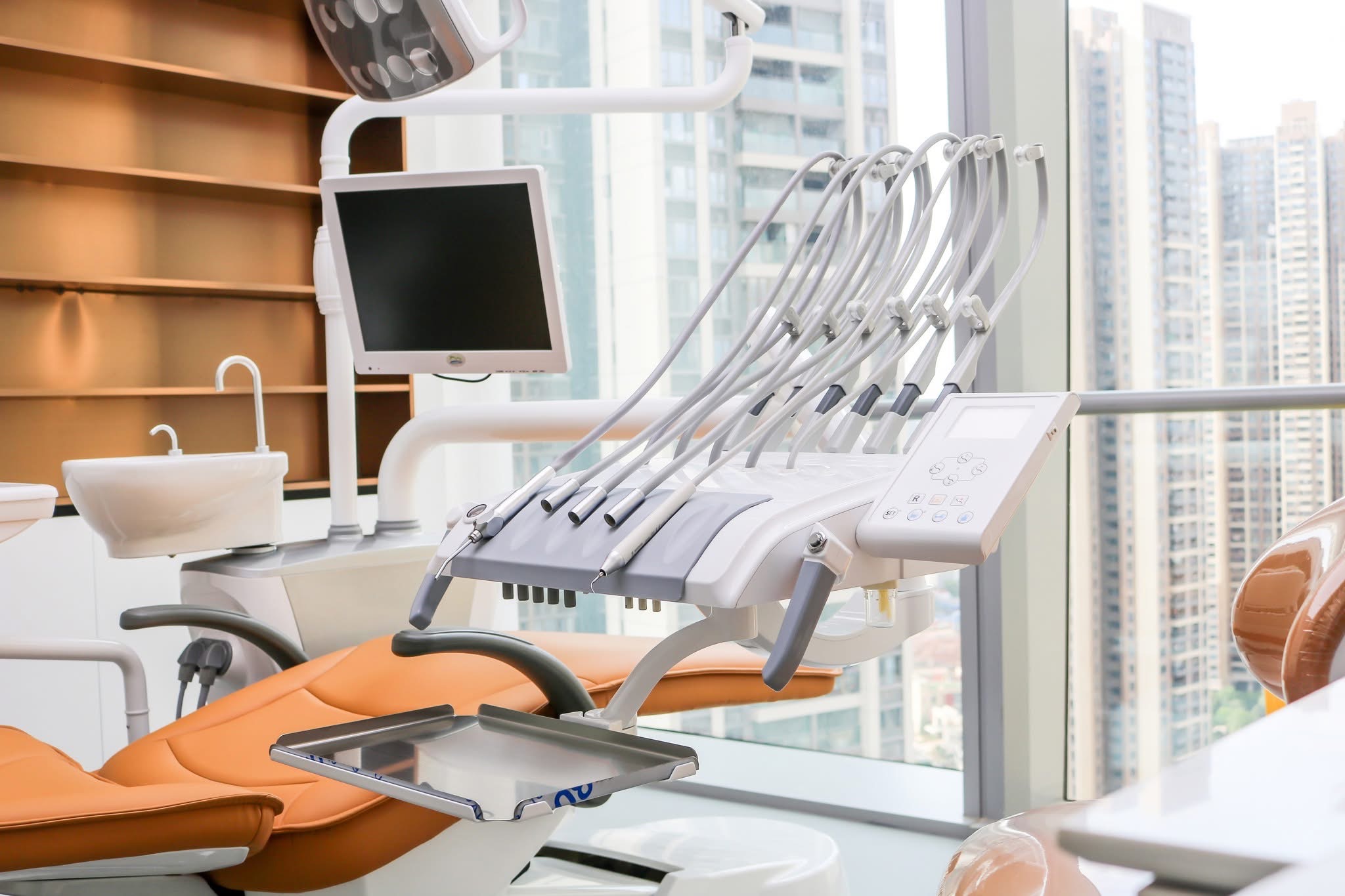 Dental hanging chair Best Price of IDENT Dental Chair High Precision Dental Unit Orthodontic with Surgical Lamp 6 Hanging Racks Hanging on Top - Image 4