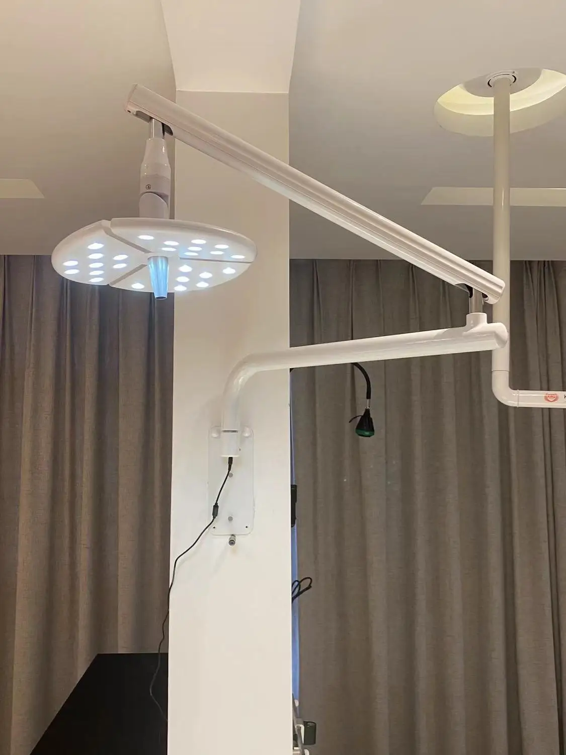 Dental chair light Shadowless Sensor Lamp 36W Versatile Wall Mounted LED Surgical Dental operatory light, Dental LED light, Dental examination light - Image 3